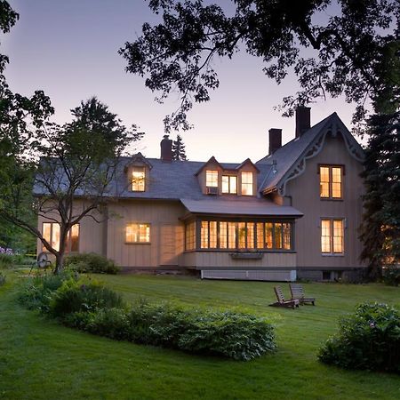 Gothic Eves Inn And Spa Bed And Breakfast Trumansburg ภายนอก รูปภาพ