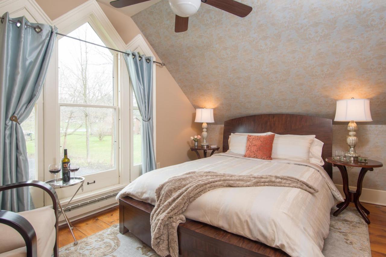 Gothic Eves Inn And Spa Bed And Breakfast Trumansburg ภายนอก รูปภาพ