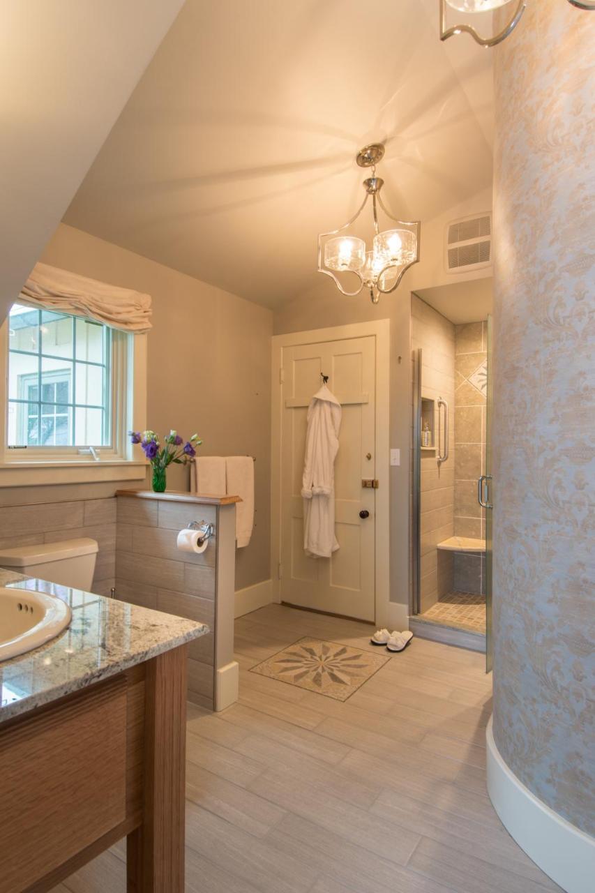 Gothic Eves Inn And Spa Bed And Breakfast Trumansburg ภายนอก รูปภาพ