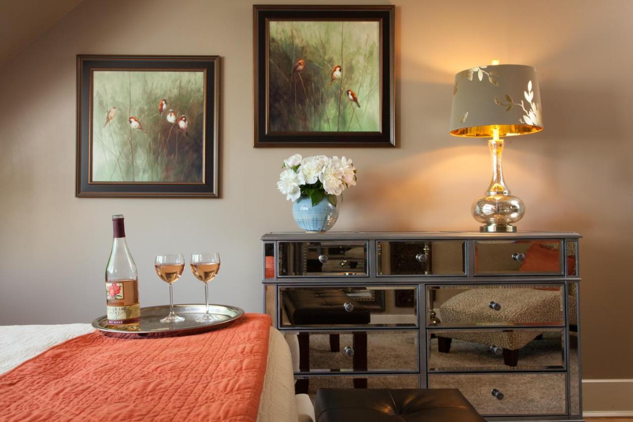 Gothic Eves Inn And Spa Bed And Breakfast Trumansburg ภายนอก รูปภาพ