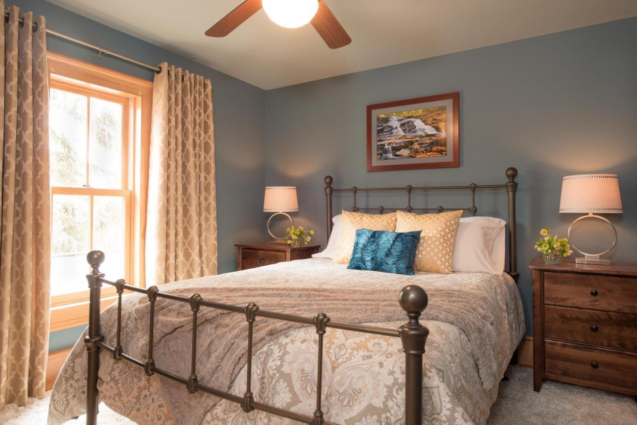 Gothic Eves Inn And Spa Bed And Breakfast Trumansburg ภายนอก รูปภาพ