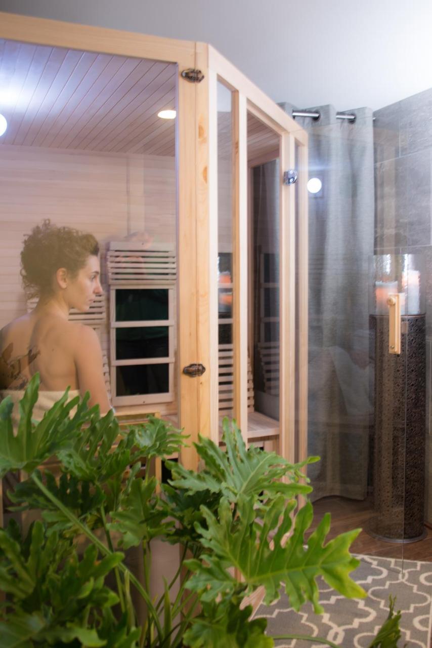 Gothic Eves Inn And Spa Bed And Breakfast Trumansburg ภายนอก รูปภาพ