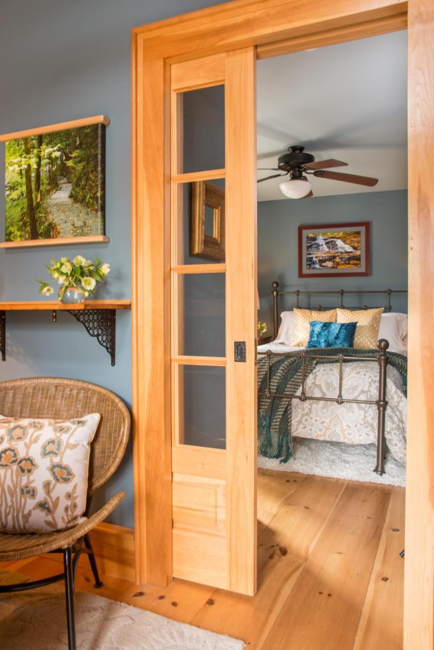 Gothic Eves Inn And Spa Bed And Breakfast Trumansburg ภายนอก รูปภาพ