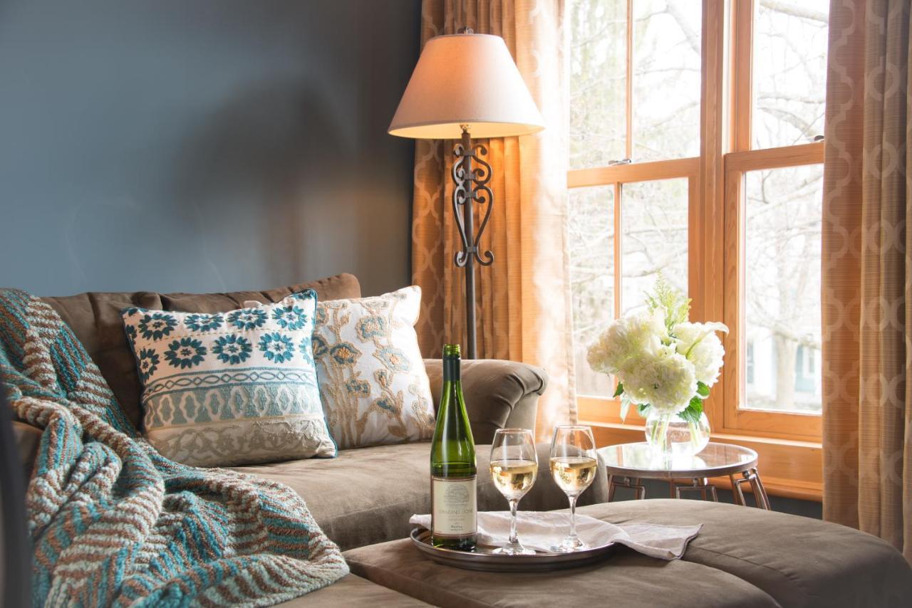 Gothic Eves Inn And Spa Bed And Breakfast Trumansburg ภายนอก รูปภาพ